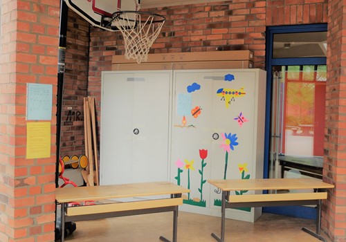 Grundschule Brüser Berg Bonn Rundgang Pausenspiel Ausleihe